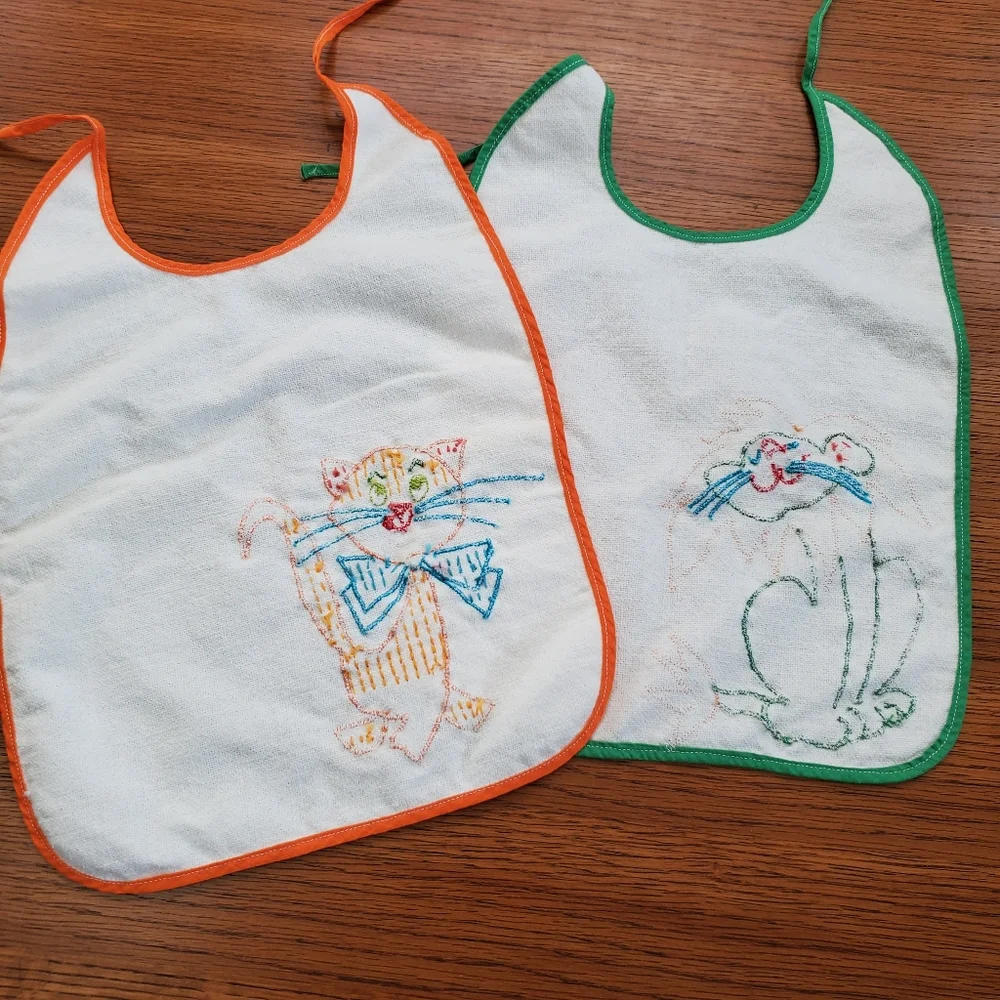 🟣Vintage 60s/70s, Handmade, Cross-stitch, Baby Bibs Kitten and Lion.